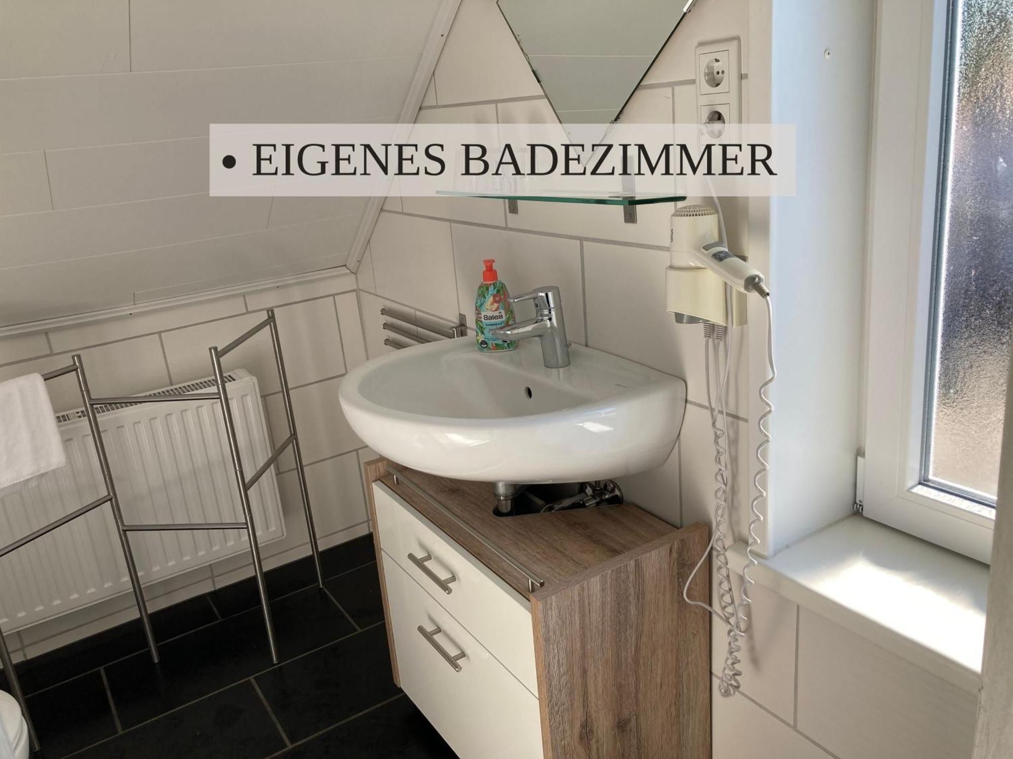Haus Krabbe, Apartment 10, Naehe Bremerhaven, Fuer 1-2 Personen, 2 Schlafzimmer, Einzelbetten, Zweite Etage, Zentral Gelegen, Bis Zu 2 Hunden Kostenfrei Willkommen Wremen Esterno foto